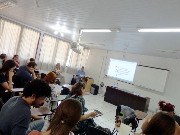 Aula do curso sobre CIF para servidores da FCEE