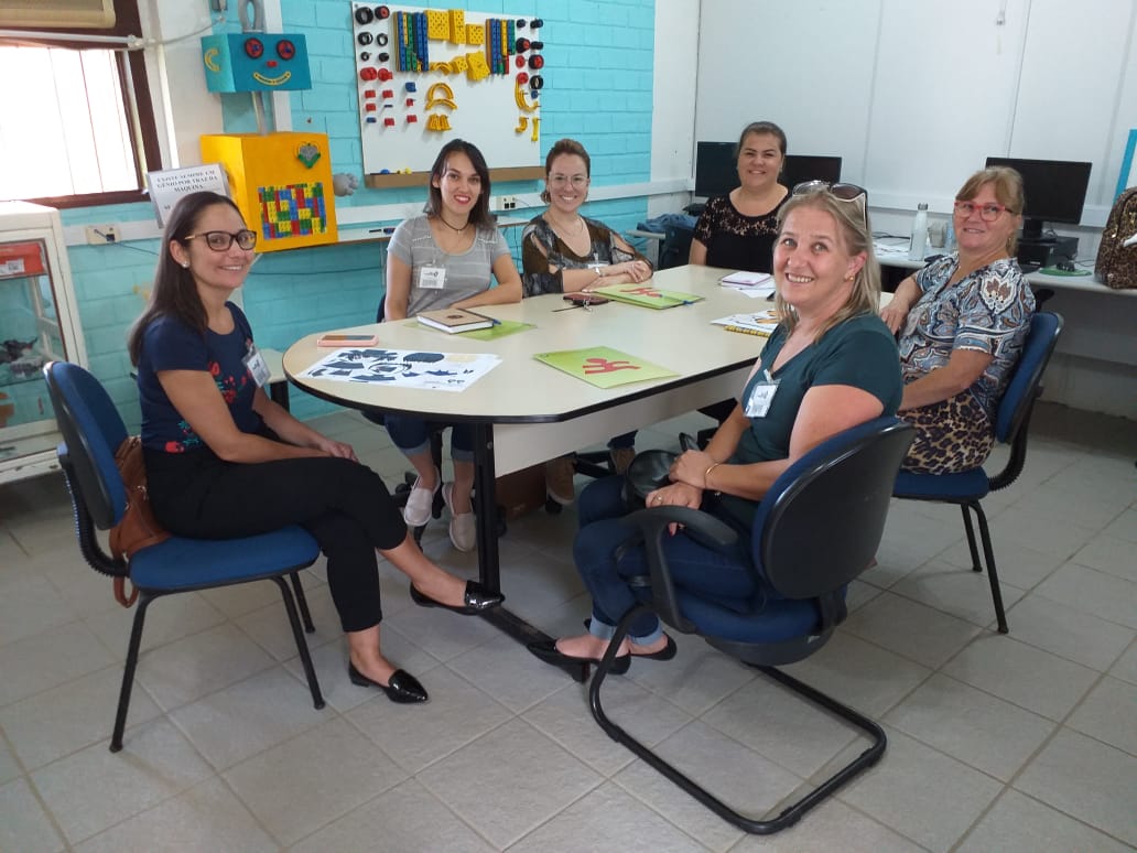 Professoras participando do curso sobre AEE de Altas Habilidades/Superdotação