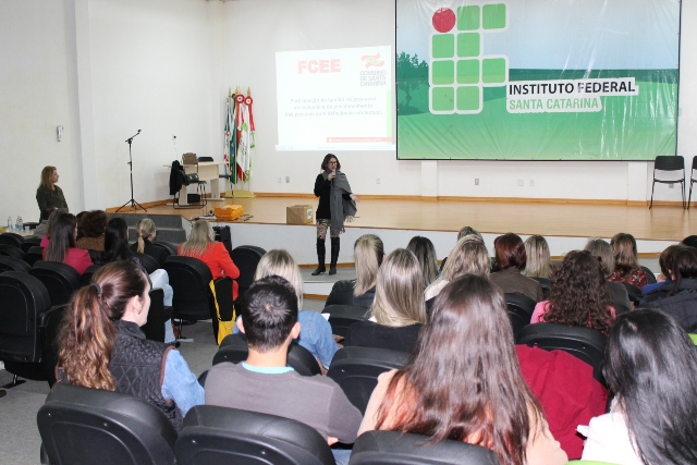 Equipe do CEVI no Seminário em São Miguel do Oeste/ Créditos: Assessoria de Imprensa ADR São Miguel do Oeste