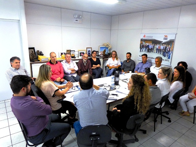 Colegiado reunido no Gabinete da Presidência