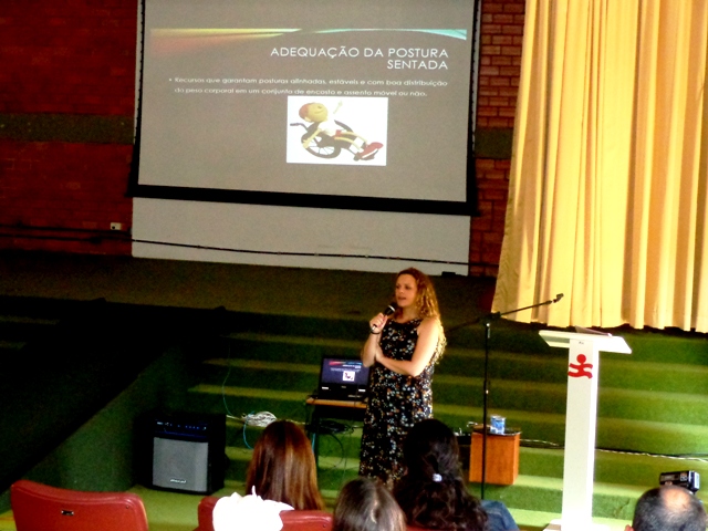 Palestra sobre Tecnologia Assistiva com a terapeuta ocupacional da UFPR Gabriela Cordeiro Corrêa do Nascimento