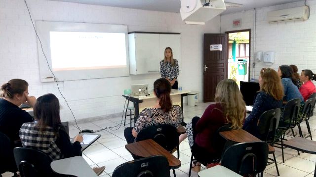 Palestra da Professora Doutora Tatiana Nakano no NAAH/S