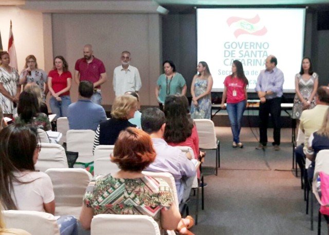 Representantes da FCEE participam da reunião com ADRs